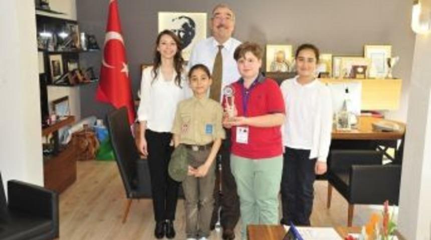 L&uuml;leburgaz&lsquo;da Bulunan &ldquo;&ccedil;ocuk Sokağı&rdquo; Projesine Birincilik &Ouml;d&uuml;l&uuml;