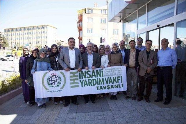 Türkiye Üçüncüsü Hayrunisa Gedik’e Milletvekili Şükrü Nazlı’dan Plaket