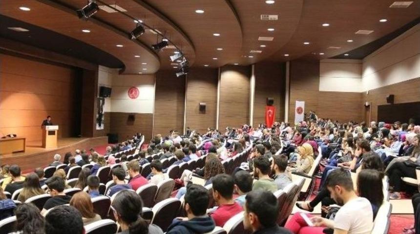 &rsquo;batı Medeniyeti Bir Mahluk-ı Asil Midir? Yoksa Tek Dişi Kalmış Canavar Mıdır?&rsquo; Konulu Konferans D&uuml;zenlendi