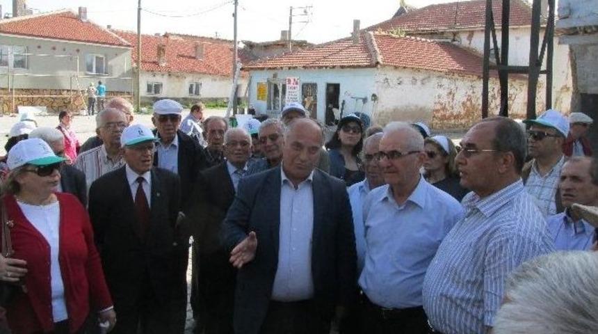 Eski Milletvekili Gazalcı Ve &Ouml;ğretmenlerden Han&rsquo;a Ziyaret