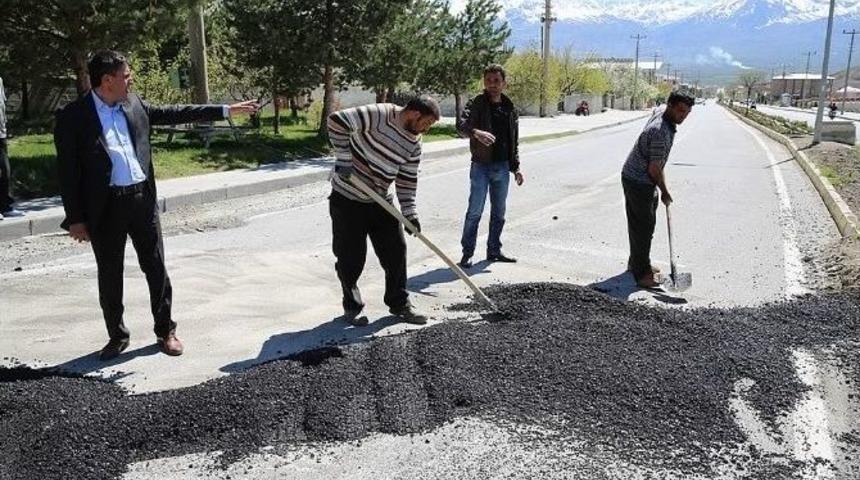 &Uuml;z&uuml;ml&uuml;&rsquo;de Asfalt Onarım &Ccedil;alışmaları Başladı