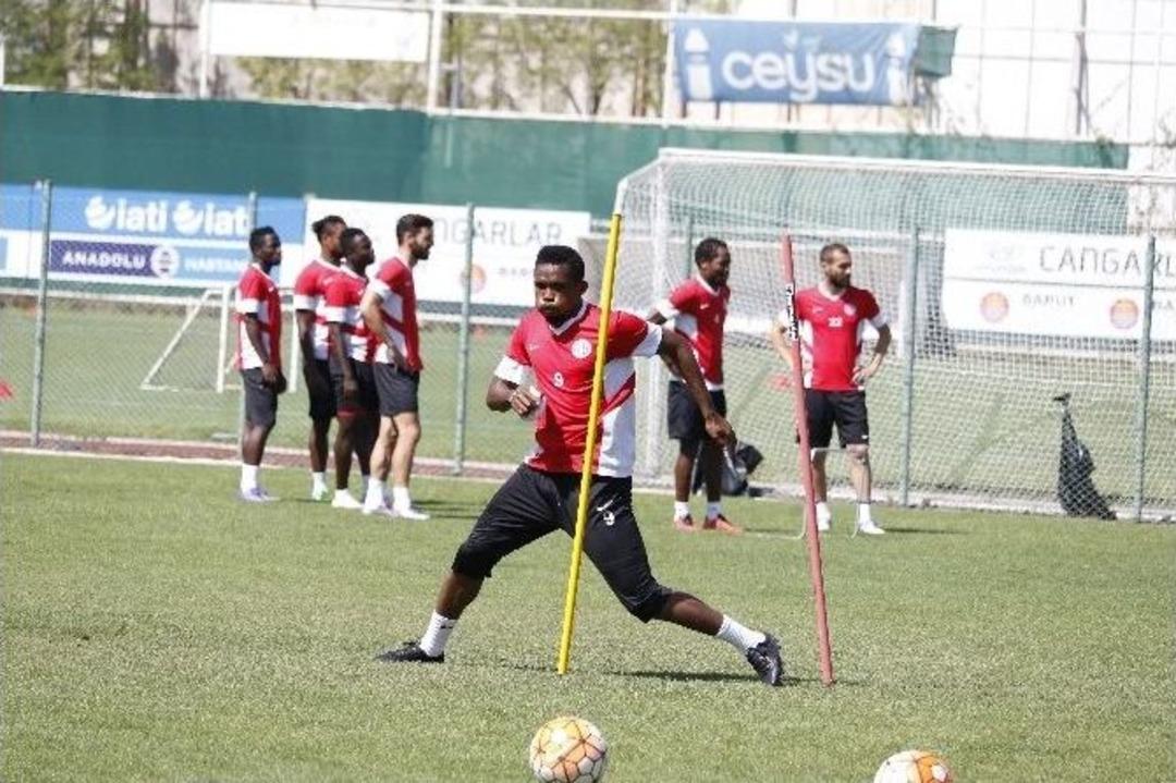 Antalyaspor&rsquo;da Eto&rsquo;o Hırs K&uuml;p&uuml;