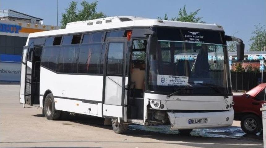 Cenaze Yolunda 56 Kişi &Ouml;l&uuml;mden D&ouml;nd&uuml;