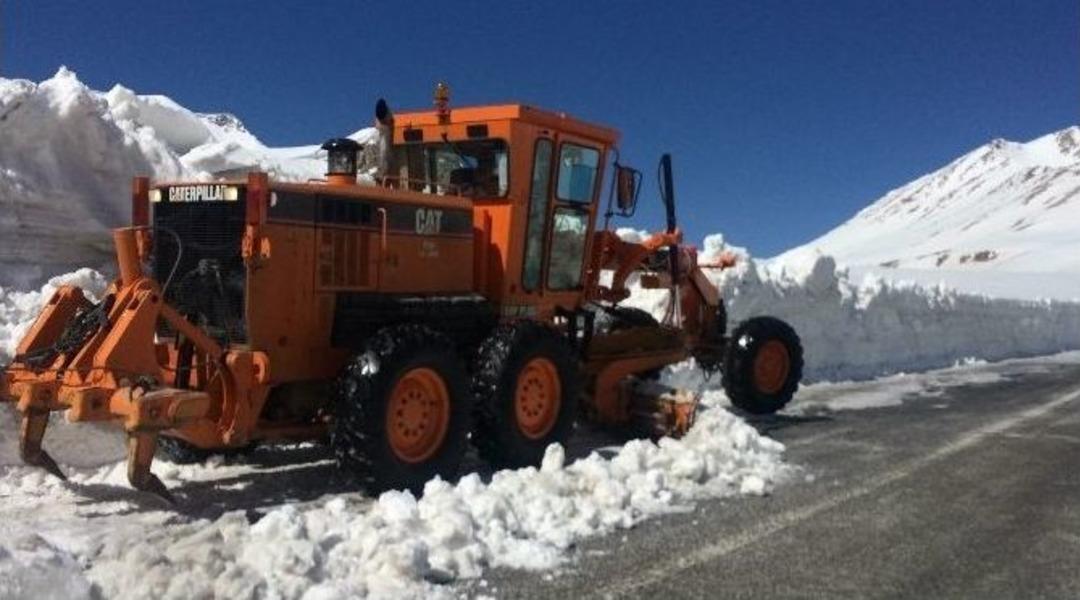 Van&rsquo;da Nisan Ayında Karla M&uuml;cadele
