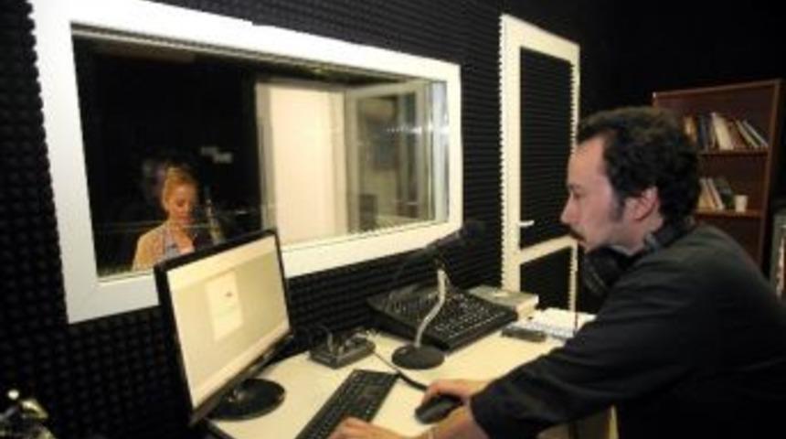 &Ccedil;ankaya Belediyesi&rsquo;nin Sesli K&uuml;t&uuml;phanesi Yeni Okuyucular Arıyor