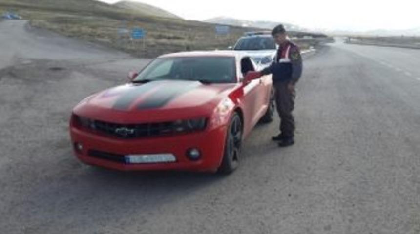 Jandarmadan Ka&ccedil;ak Otomobil Operasyonu