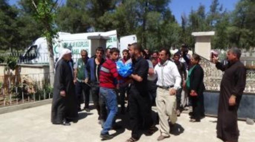 Roketli Saldırıda &Ouml;len 5 Suriyelinin Cenazesi Kilis&rsquo;e Getirildi
