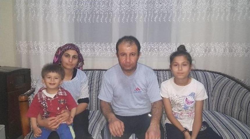 İş Bulamazsa Ailesi Dağılacak