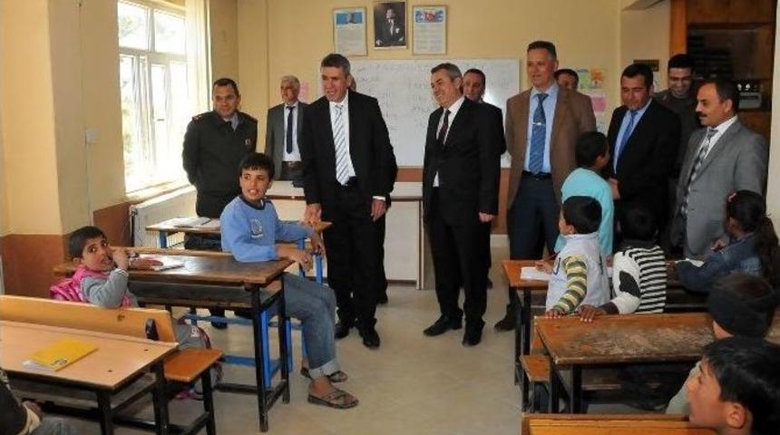 Suriyeli &Ccedil;ocukların T&uuml;rk Bayrağı Sevgisi