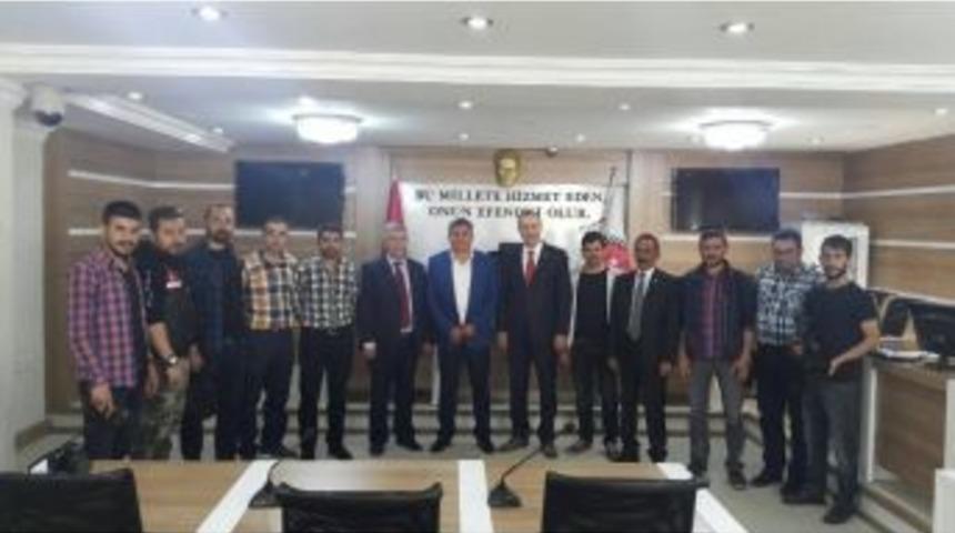 Gazetecilerden Meclis Başkanına Ziyaret