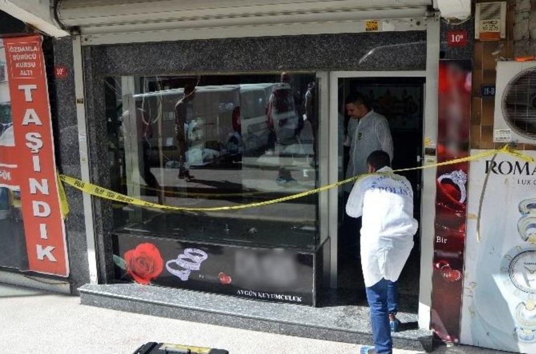 (&ouml;zel Haber) Kağıthane&rsquo;de Yarım Milyonluk Kuyumcu Soygunu