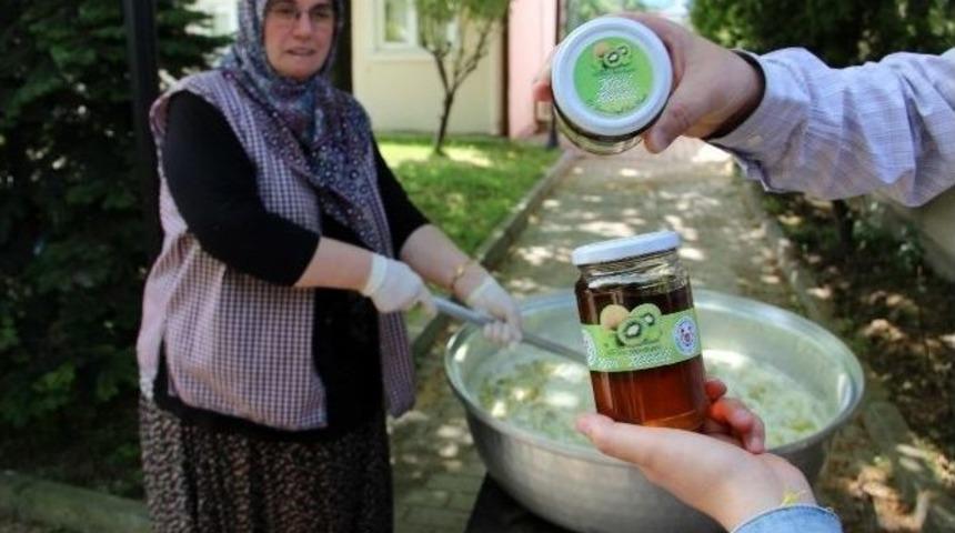 Altınovalı Kadınlar T&uuml;rkiye&rsquo;de İlk Kez Kividen Re&ccedil;el Yaptı