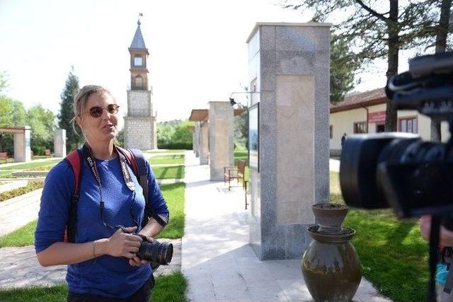 İstanbul’dan Mekke’ye Eski Hac Yollarını Yürüyerek Keşfeden Gönüllüler