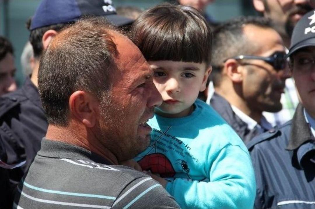 Şehit Annesinin Ağıtları Y&uuml;rekleri Dağladı