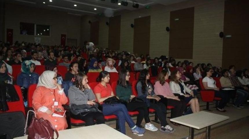 Er&uuml;&rsquo;de &rsquo;kabul Ve Kararlılık Terapisi&rsquo; Konulu Konferans