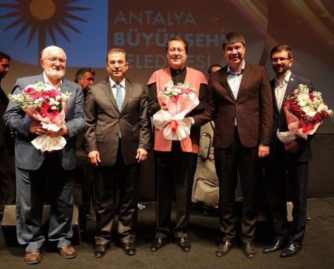 B&uuml;y&uuml;kşehir Belediyesinin Kutlu Doğum Etkinliğine Yoğun İlgi