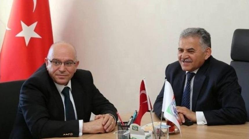 Ak Parti İl Y&ouml;netim Kurulu&rsquo;nun Melikgazi Belediyesi&rsquo;ni Ziyaret Etti