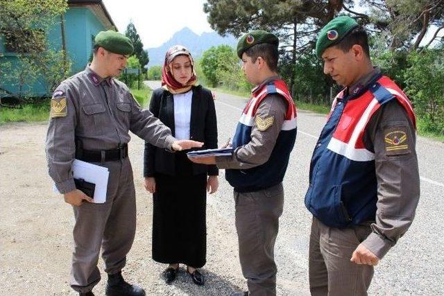 Kaymakam Kısa, Devriye Görevi Yapan Jandarma Ekiplerini Ziyaret Etti