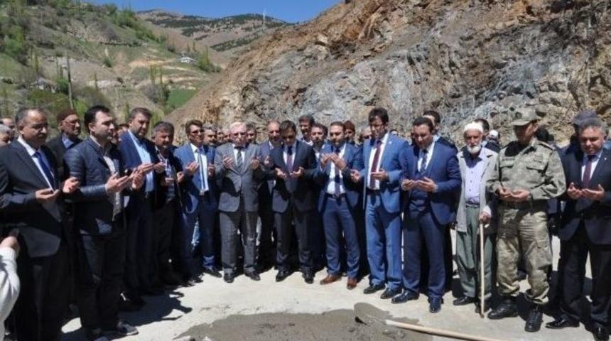 D&uuml;dan Cami Temeli Dualarla Atıldı