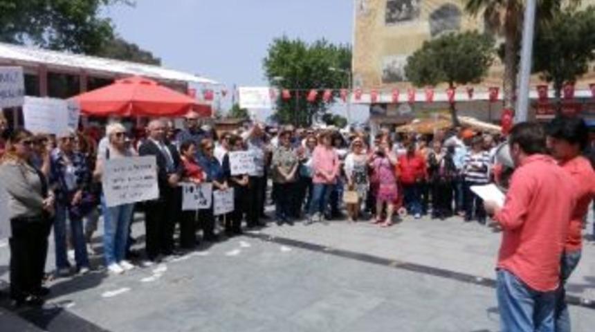 Dikili Chp&rsquo;den Ak Parti&rsquo;yi Kınayan Basın A&ccedil;ıklaması