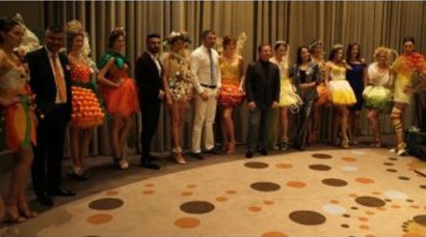 Me&uuml; Mezunlarının Kost&uuml;mlerine &lsquo;portakal &Ccedil;i&ccedil;eği Perisi&rsquo; &Ouml;d&uuml;l&uuml;