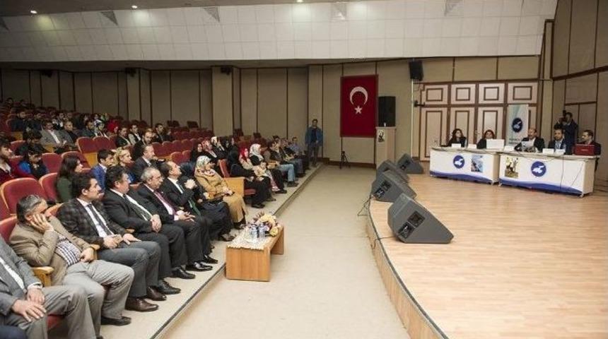 Yyü’de Otizm Farkındalık Paneli