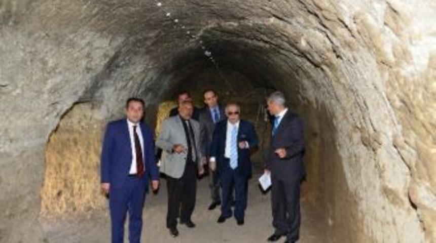 Vali Köy Şentürk Köy Ziyaret Ederek İncelemelerde Bulundu