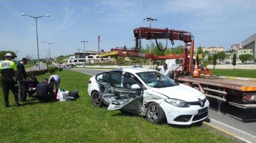 Sakarya’da Trafik Kazası: 2 Yaralı