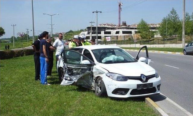 Sakarya’da Trafik Kazası: 2 Yaralı