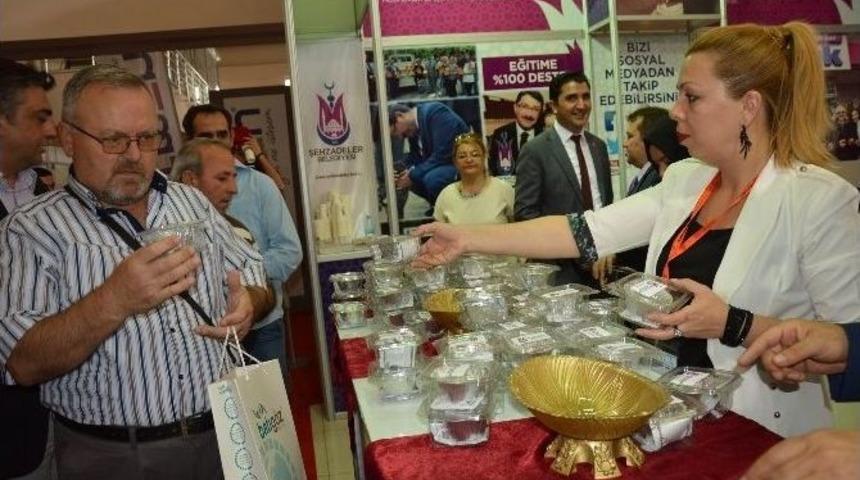 Şehzadeler Belediyesi Standına B&uuml;y&uuml;k İlgi