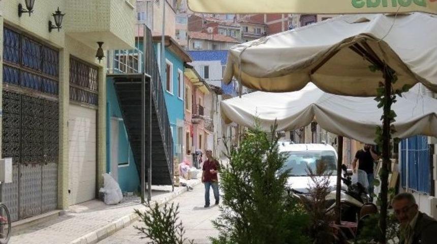 Kaldırıma Merdiven Yaptılar