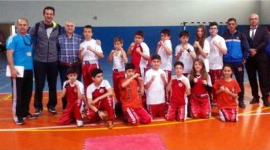 Mudanyalı Kickboks&ccedil;ular T&uuml;rkiye Şampiyonası&rsquo;nda Bursa&rsquo;yı Temsil Edecek