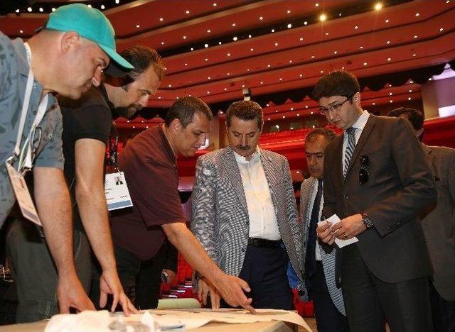 Expo Kulesi’ne İlk Çıkan Bakan Çelik Oldu