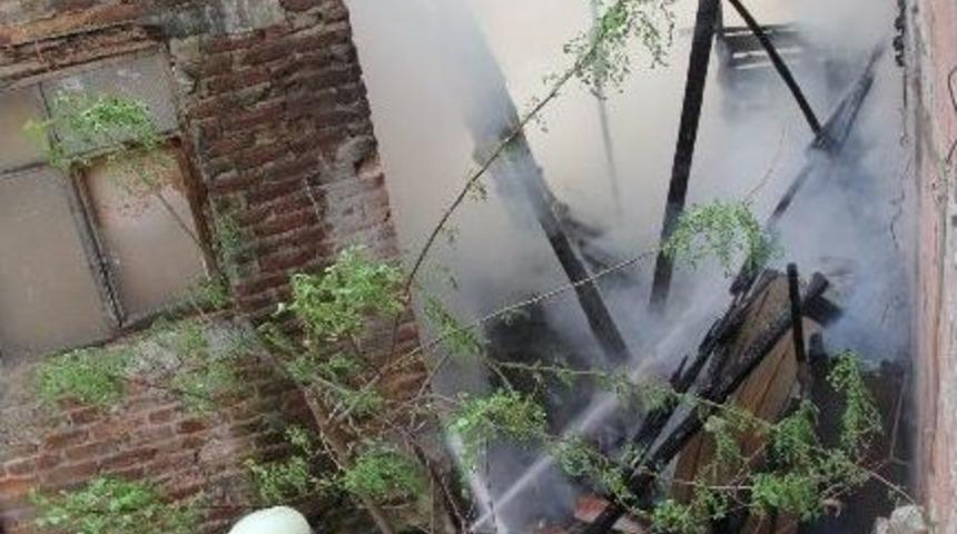 Samsun&rsquo;da Baraka Yangını Korkuttu