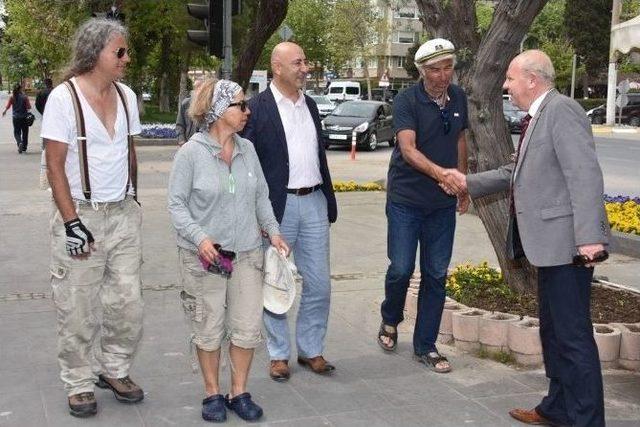 İstanbul’dan Çanakkale’ye Kürek Çekerek Giden Ekip Süleymanpaşa’ya Ulaştı