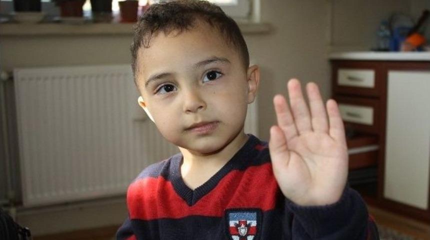 Doğduktan Bir Ay Sonra Cinsiyeti Belirlenebilen &Ccedil;ocuk Ameliyat İ&ccedil;in Destek Bekliyor