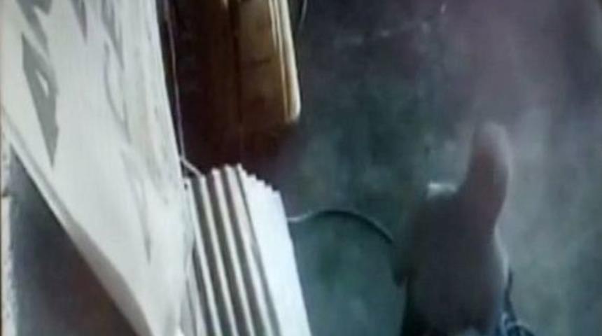 (&ouml;zel Haber) &Ccedil;&ouml;p Kutusu Hırsızı G&uuml;venlik Kamerasında