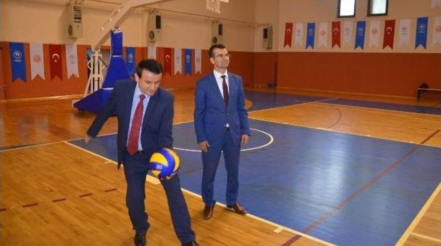 Kaymakamlık Voleybol Turnuvası Başladı