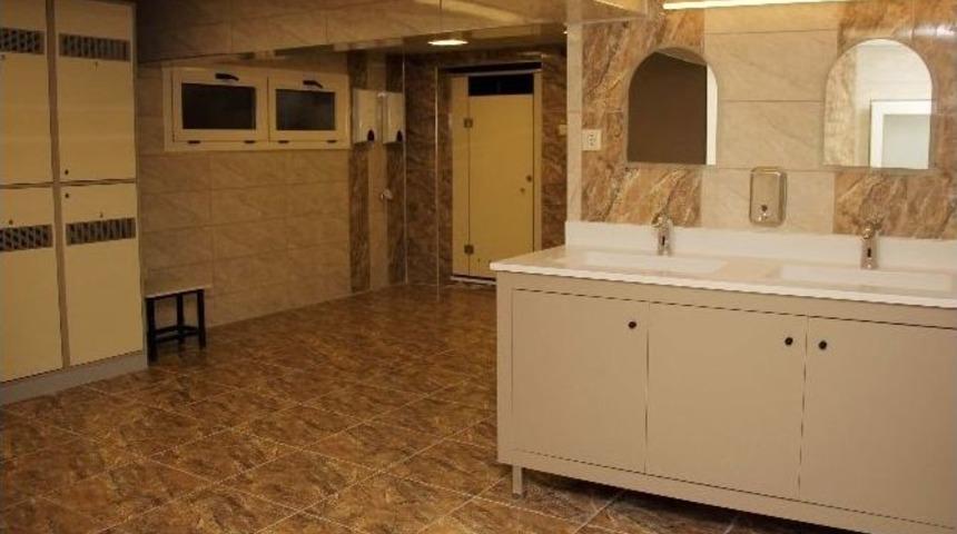 Tenise Kadın Eli Değdi