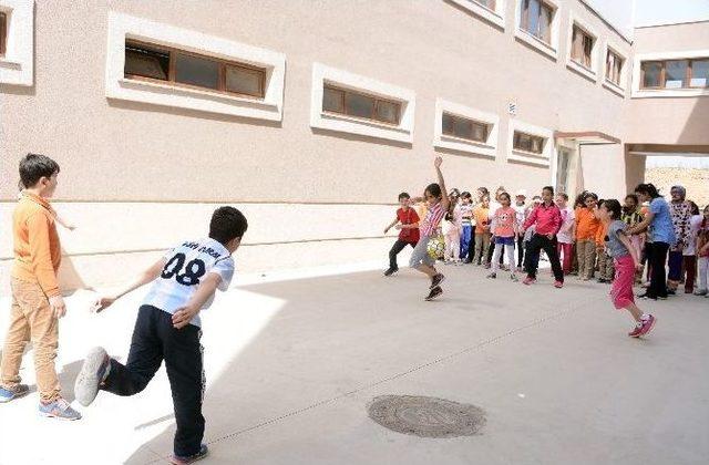 Tuzla’da Sokak Oyunları Olimpiyatı Heyecanı Yaşanıyor