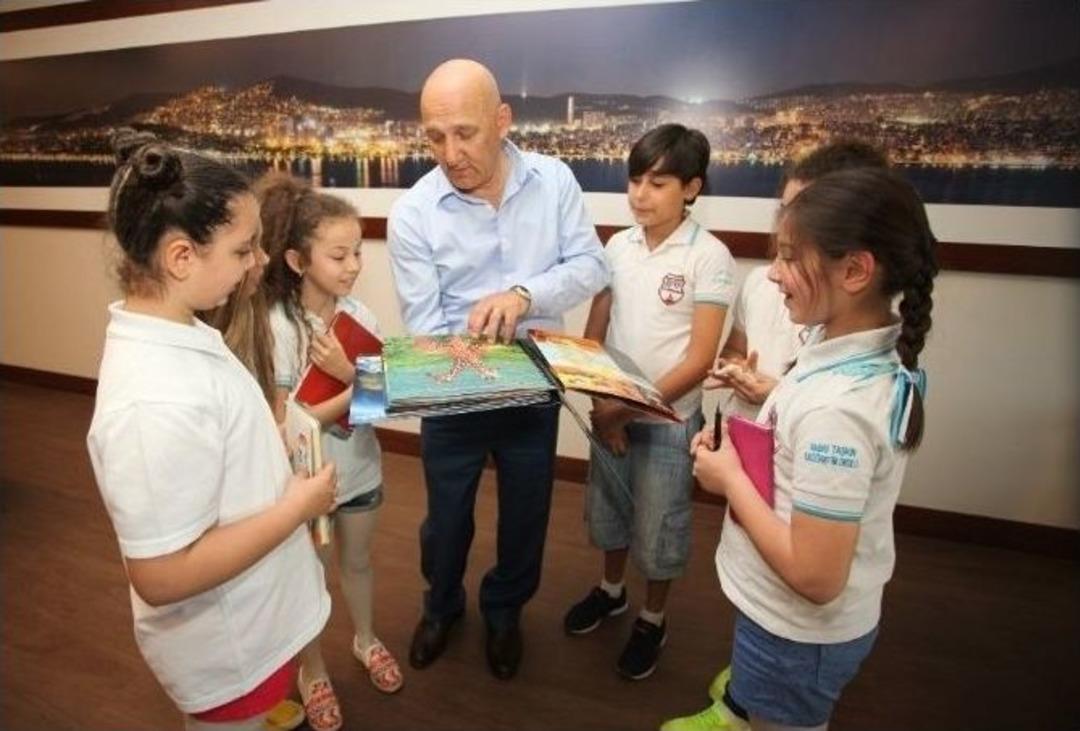 Minik Gazeteciler Başkan Altınok &Ouml;z İle R&ouml;portaj Yaptı