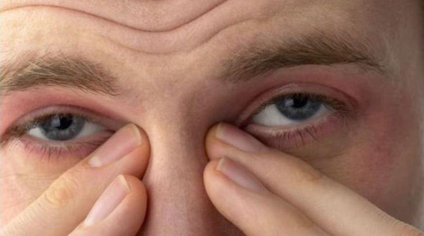 G&ouml;zdeki G&ouml;r&uuml;nmez Tehlike