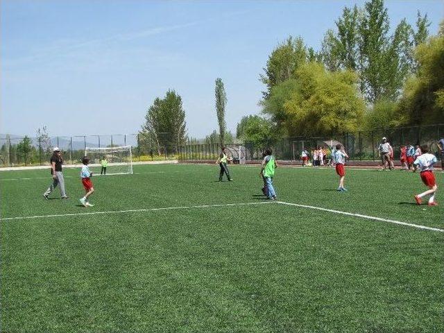 Hisarcık’ta İlkokullar Arası Futsal Turnuvası