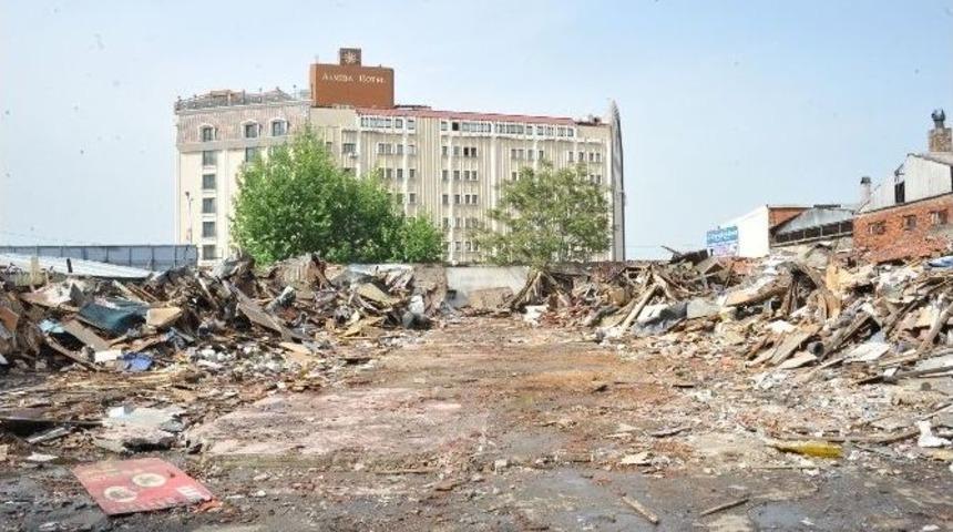 Bursa Kent Meydanı&rsquo;nda Kentsel D&ouml;n&uuml;ş&uuml;m S&uuml;r&uuml;yor