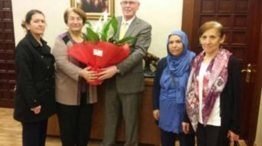 Eskişehirli &Uuml;lk&uuml;c&uuml; Kadınlardan Odunpazarı Belediye Başkanı Kazım Kurt&rsquo;a Ziyaret