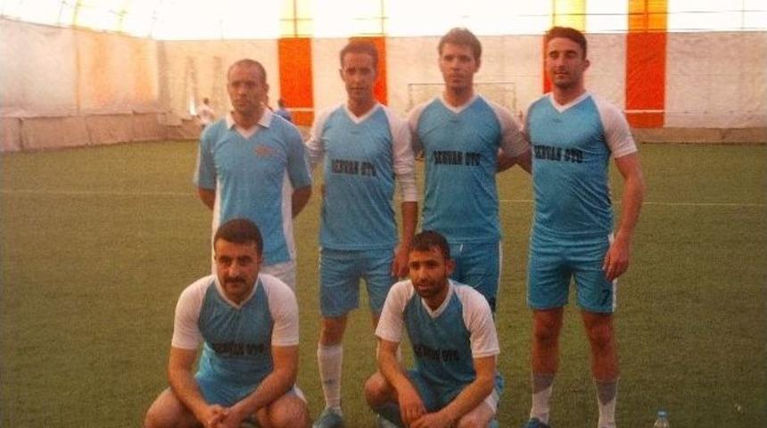 &Ouml;zalp İl&ccedil;esinde &Ouml;ğretmenler Arası Futbol Turnuvası
