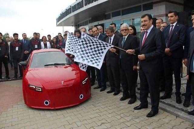 Bakan Tüfenkci, Yerli Otomobile Dikkat Çekti