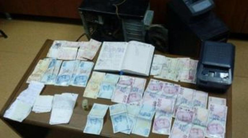 Yasa Dışı Bahis Oynatan Biri &Ccedil;ocuk İki Kişi Yakalandı