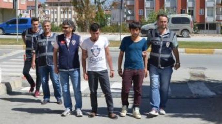 Oto Fareleri Yakayı Ele Verdi