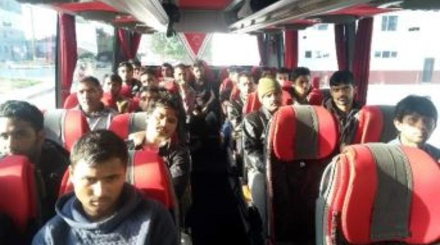 G&ouml;&ccedil;menler Otob&uuml;s Firmalarını Kullanıyor